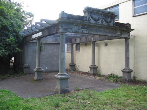 Normal edinburgh gardens memorial