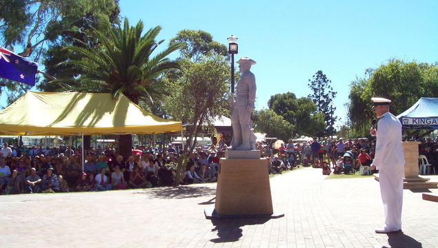 Normal kingaroy rsl sb branch statue open