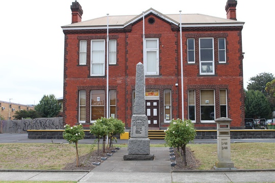 Normal footscray rsl cenotaph 1