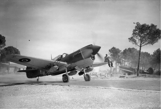 Normal 450 squadron kittyhawk italy 1945